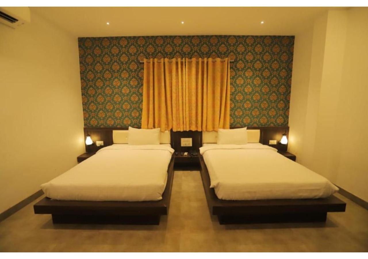 Hotel Raha Udaipur Kültér fotó