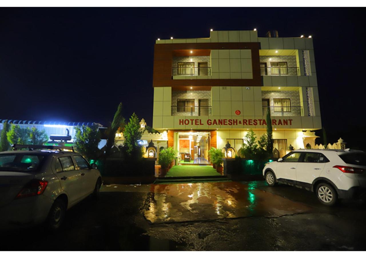 Hotel Raha Udaipur Kültér fotó