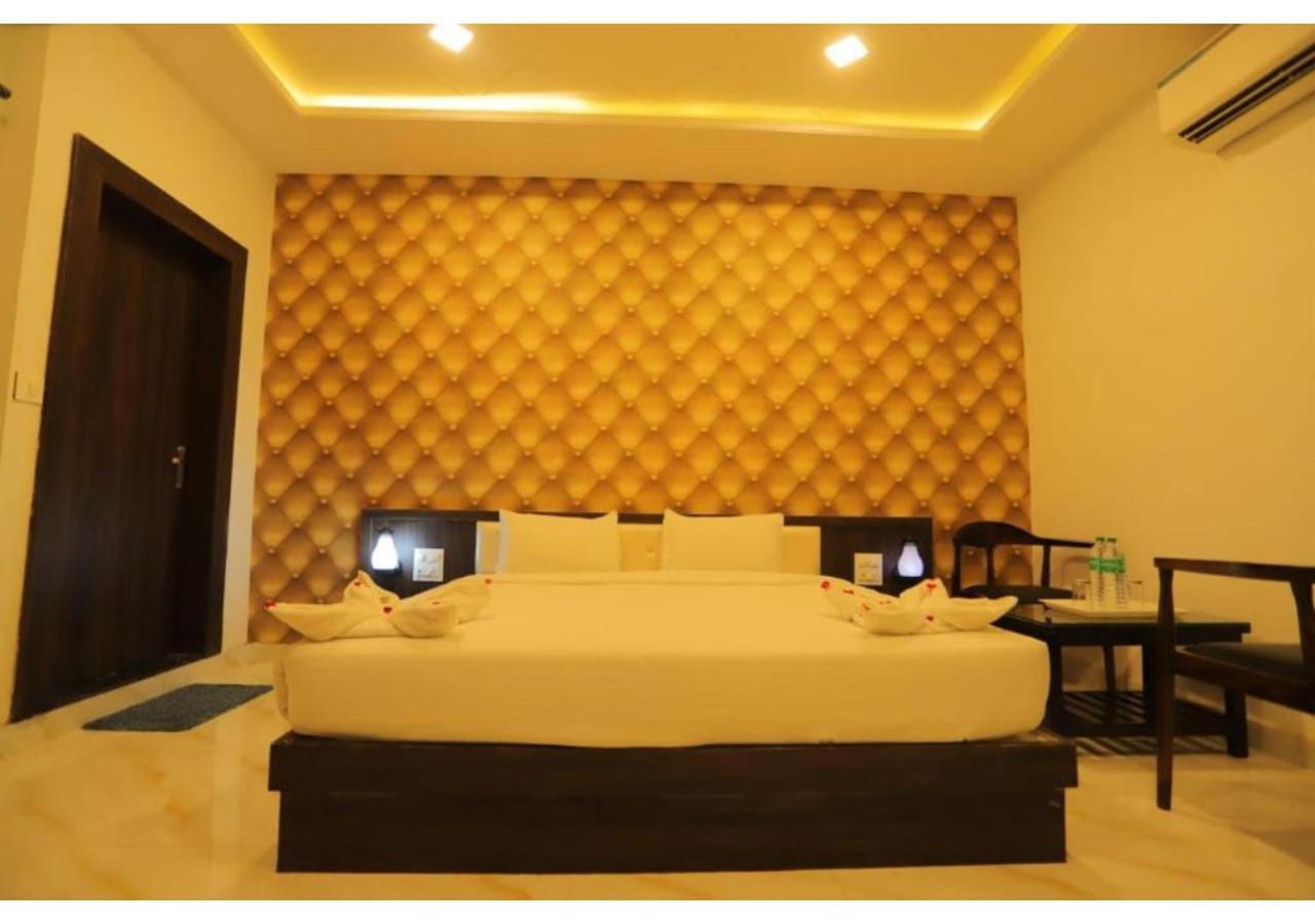 Hotel Raha Udaipur Kültér fotó
