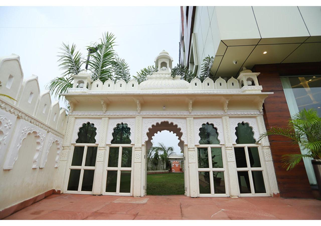 Hotel Raha Udaipur Kültér fotó