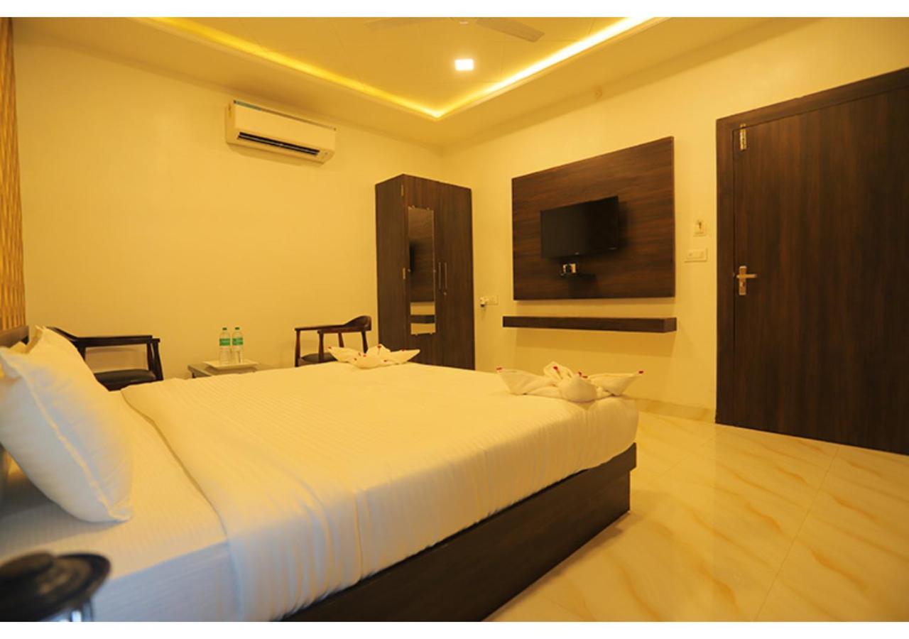 Hotel Raha Udaipur Kültér fotó