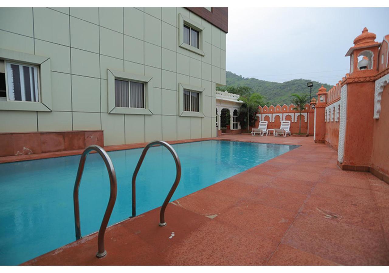 Hotel Raha Udaipur Kültér fotó